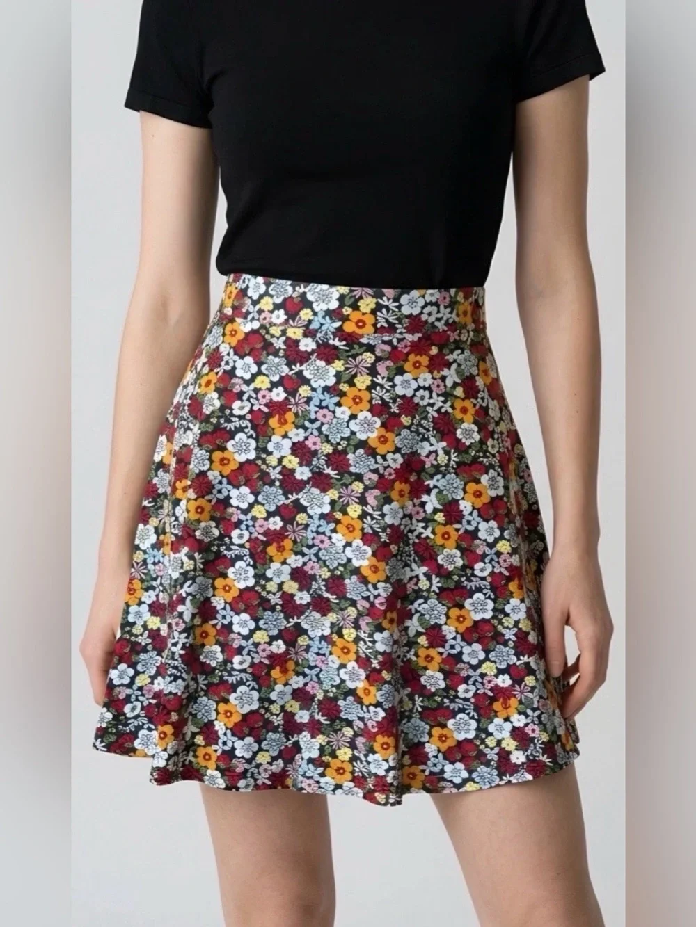 Floral Skirt With Pockets By ModCloth Size S